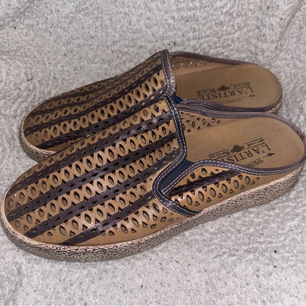 L’Artiste Clogs